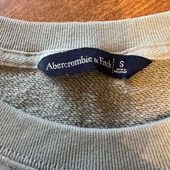 Abercrombie and Fitch Puffed Sleeve Sweatshirt EUC Size Small - Picture 6 of 6